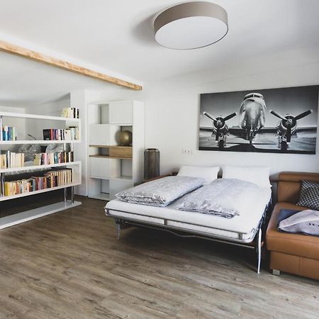 Modernes Loft Vor Den Toren Des Chiemgaus Tacherting Exterior photo